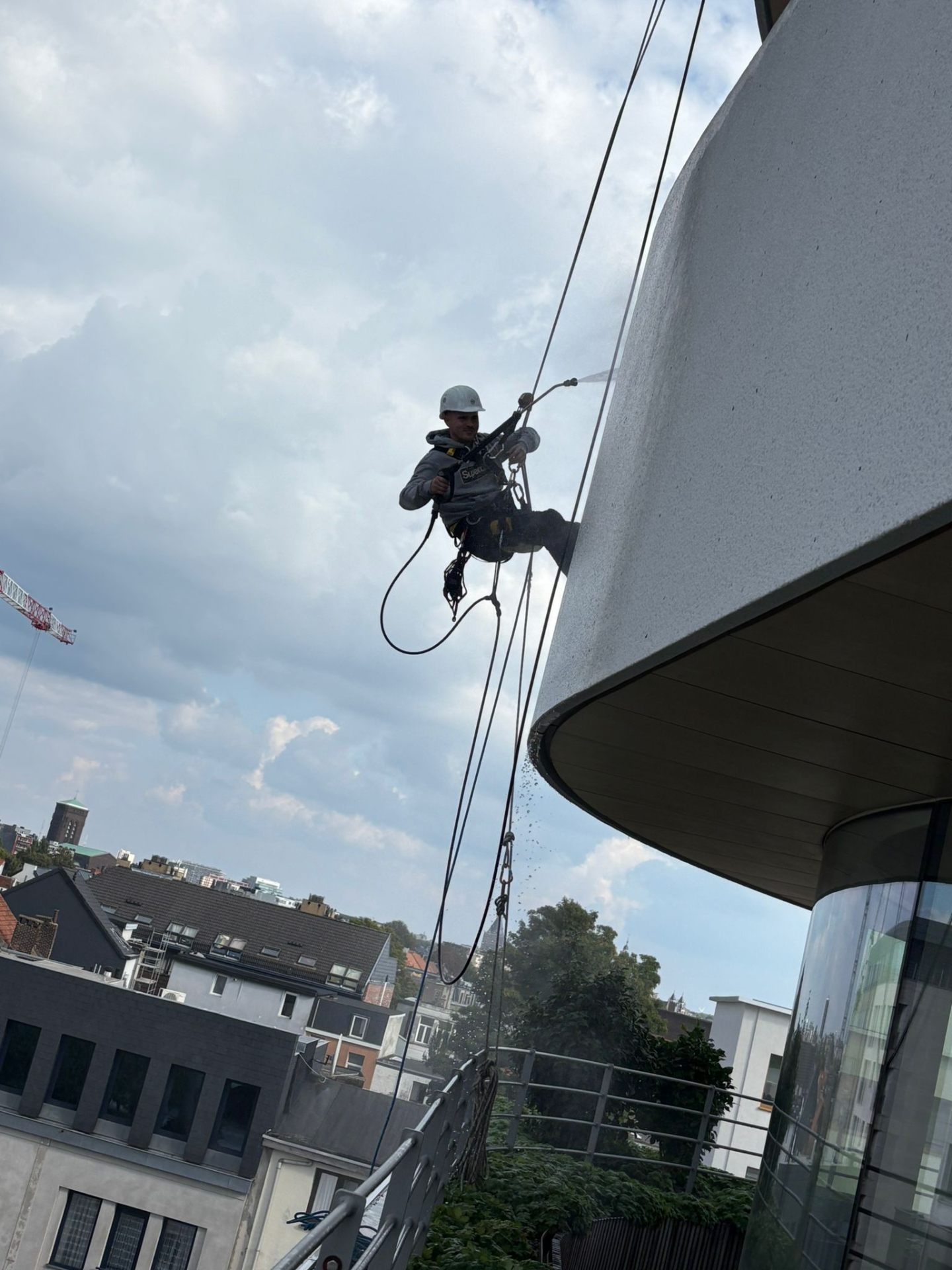 Gevelreiniging via rope access