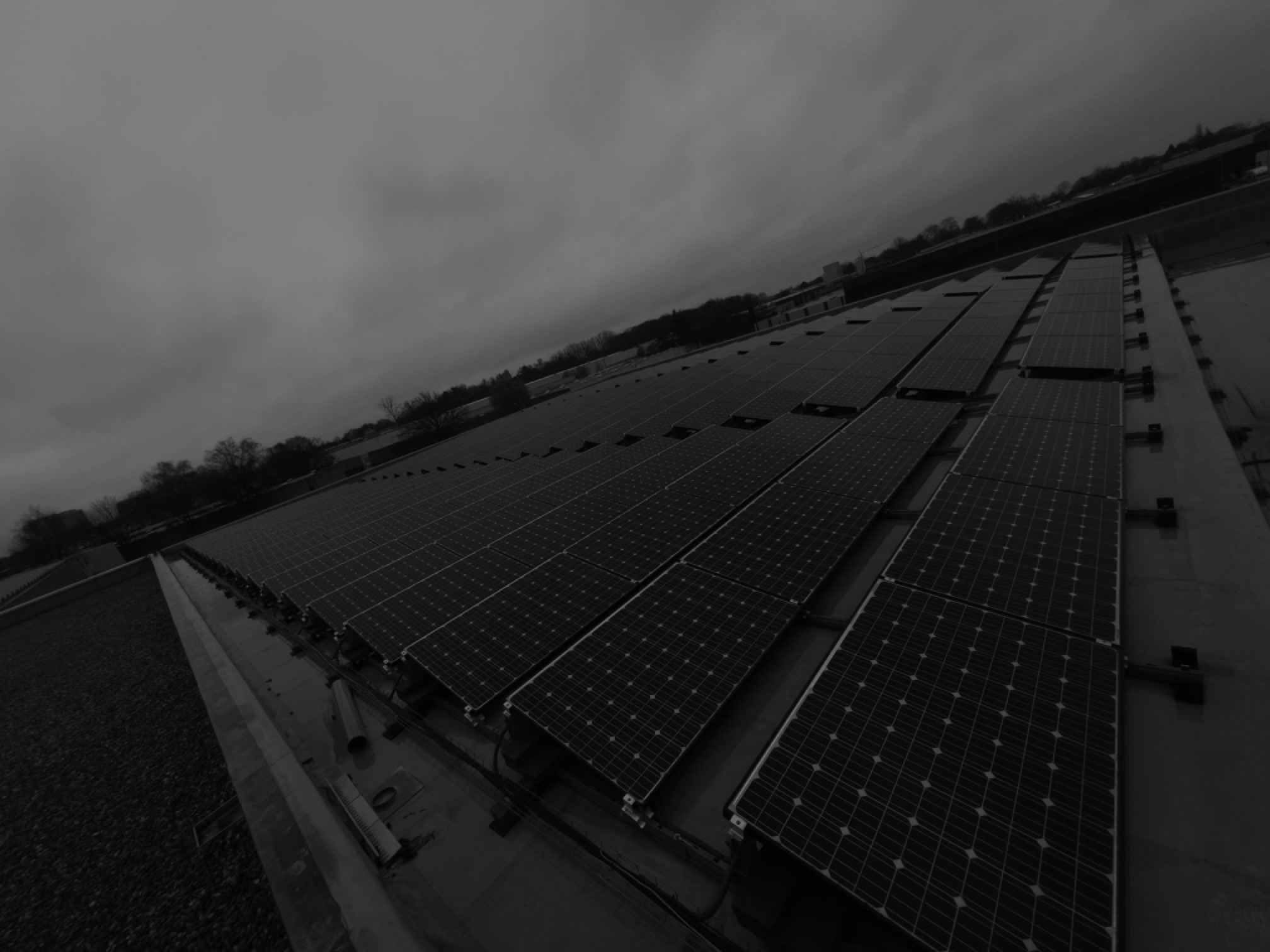 Reiniging zonnepanelen in uitvoering